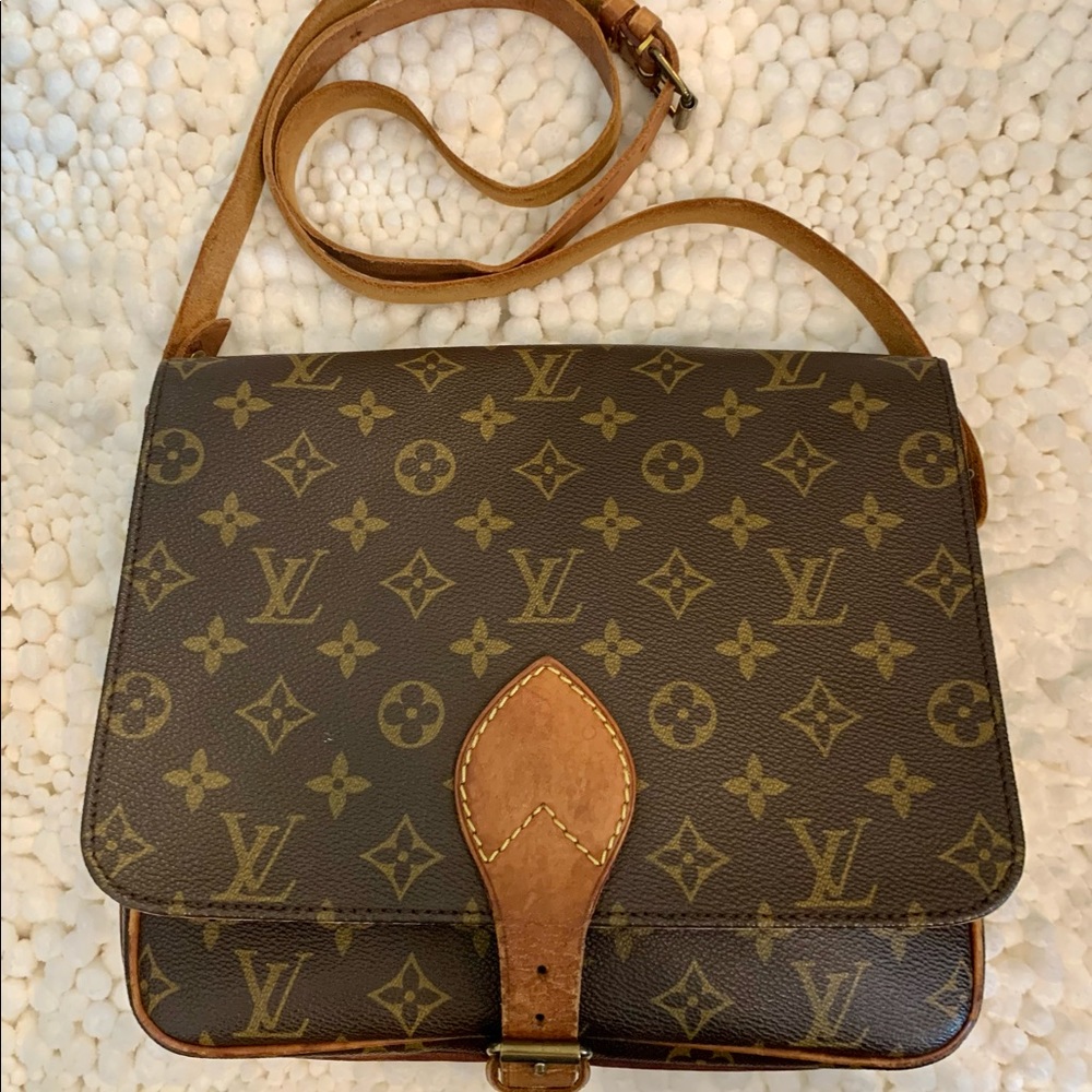 SOLD IN PAYMENT PLAN - LV CARTOUCHIERE GM